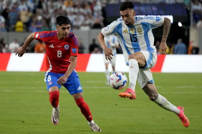 Chile vs Argentina cũng đối đầu nhau trên nhiều đấu trường. thống kê cho thấy Argentina chơi khá nhỉnh hơn.